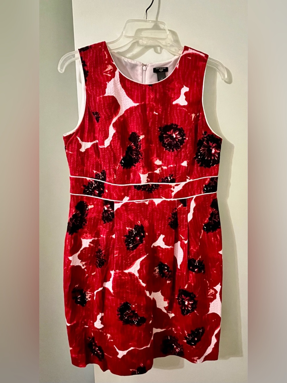 Ann Taylor 100% Cotton Exterior Red Floral Sleeveless Sheath Midi Dress